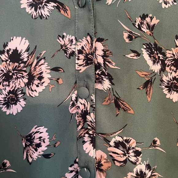 57 TORRID size 5 (28) Madison Georgette Button-Up Long Sleeve Shirt - Picture 3 of 7